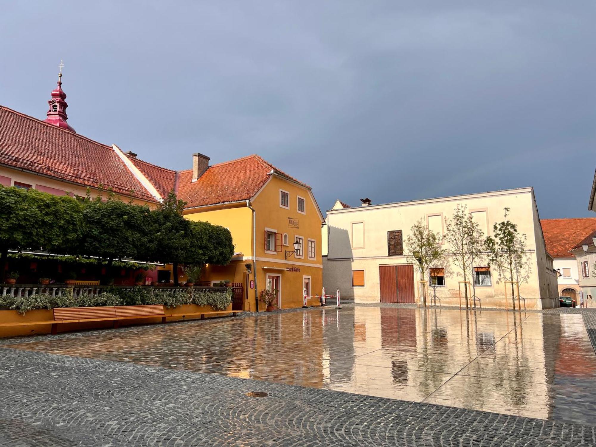Muzikafe - Home Of Culture Ptuj Esterno foto