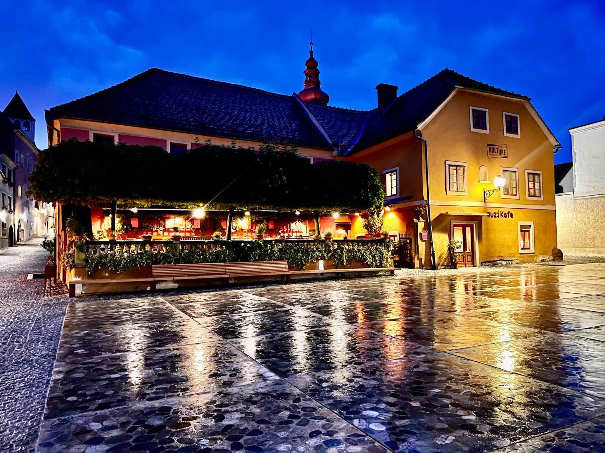 Muzikafe - Home Of Culture Ptuj Esterno foto