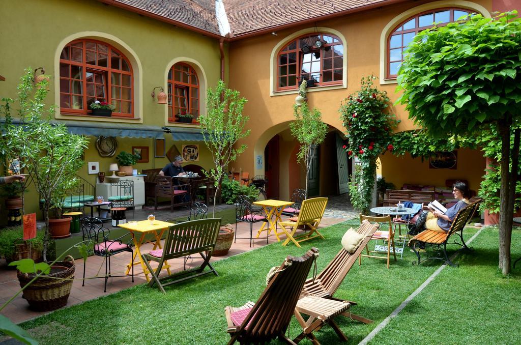 Muzikafe - Home Of Culture Ptuj Esterno foto